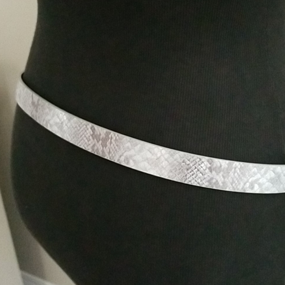 snakeskin print belt - Picture 5 of 7